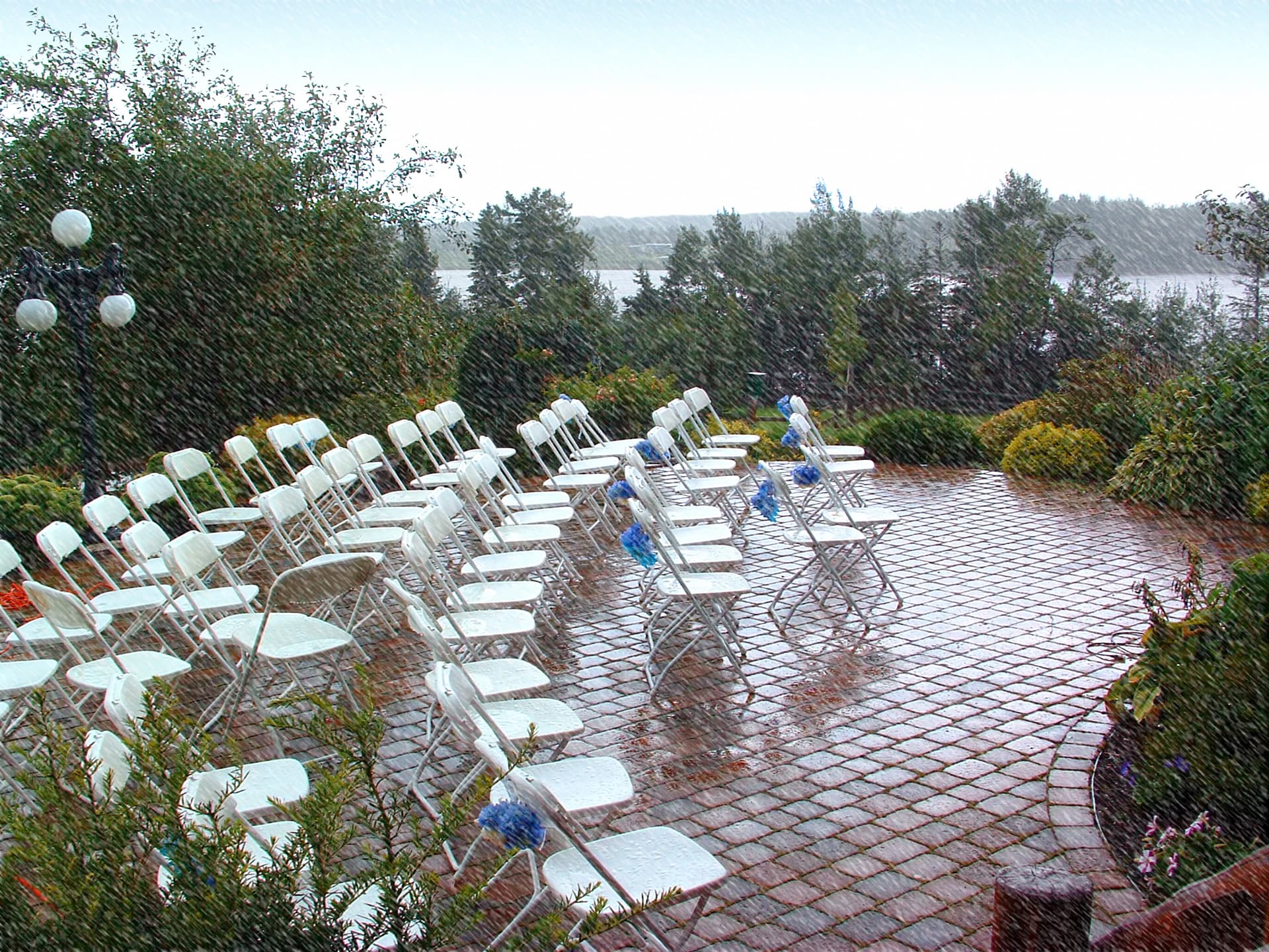 What Happens If It Rains on Your Outdoor Wedding?
